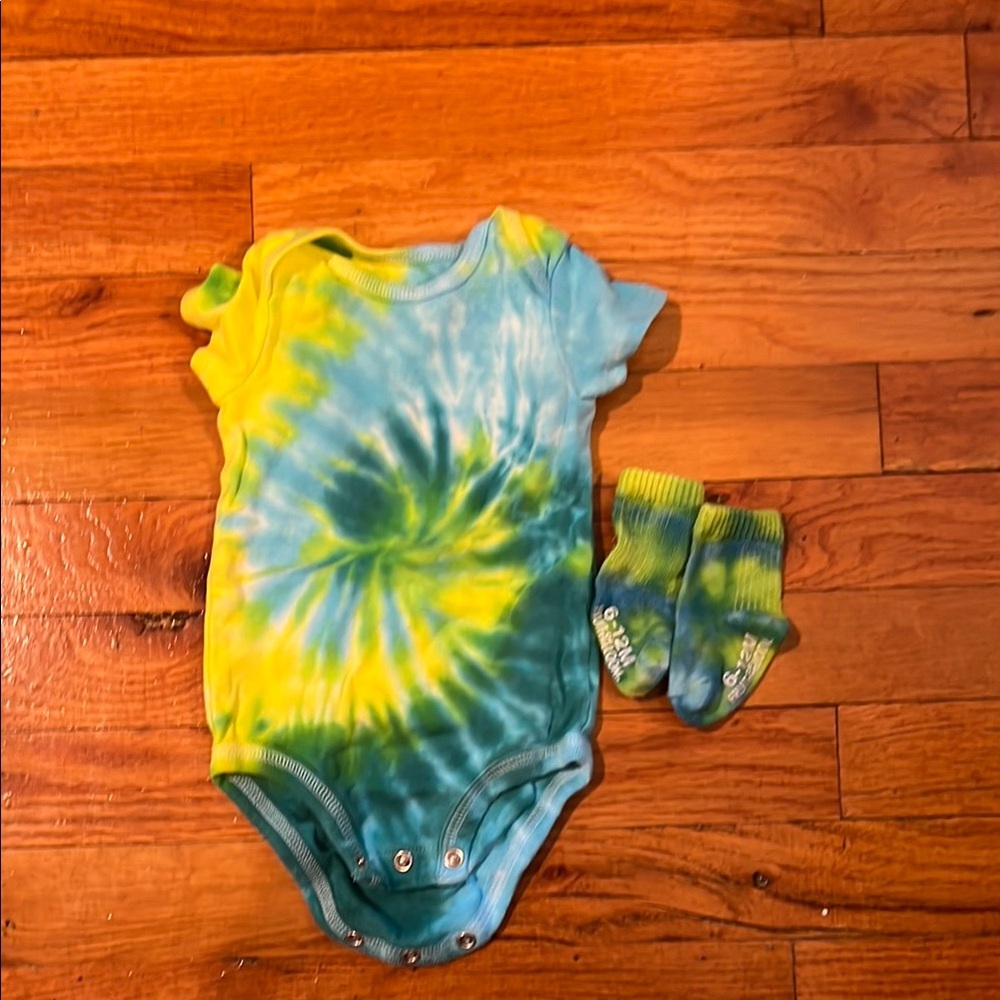 Carter's Blue and Yellow Tie-Dye Bodysuit with matching socks